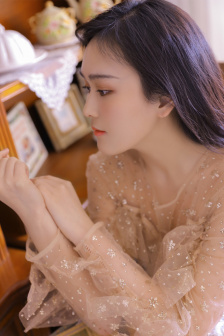 在厨房一边做饭一边被